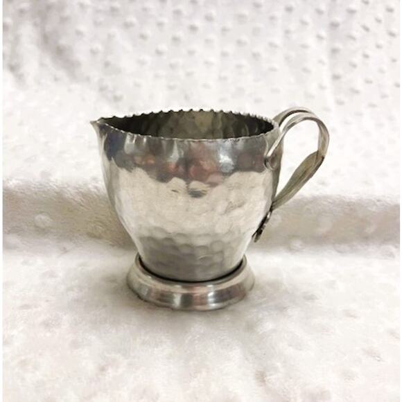 Vintage Rodney Kent Floral/Bow Hammered Aluminum Sugar Bowl, Creamer, Tray Set - Picture 10 of 10